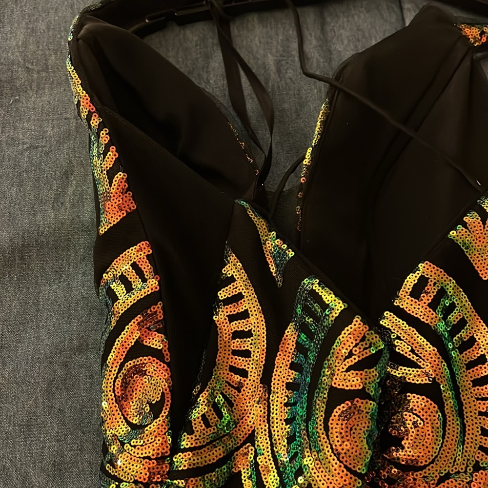 David’s Bridal iridescent sequin brocade illusion plunge dress - Picture 13 of 15